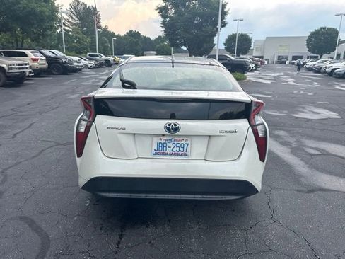 Used 2016 Toyota Prius Two FWD image 5