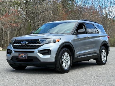 Used 2022 Ford Explorer XLT AWD/4WD image 6