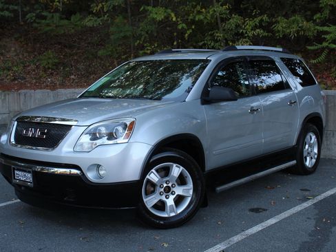 Used 2010 GMC Acadia SLE image 2