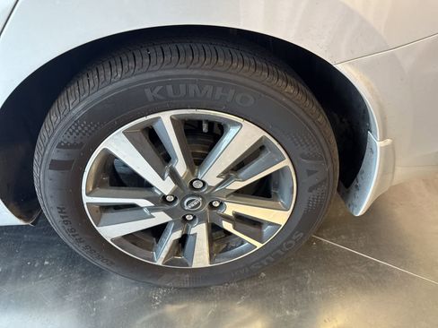 Used 2025 Nissan Versa SV w/ Trunk Package image 11