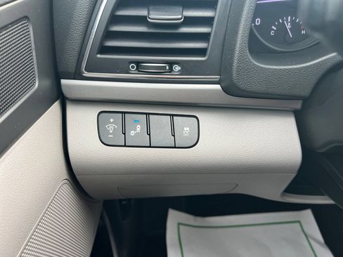 Used 2018 Hyundai Elantra SEL FWD image 20