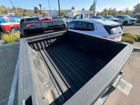 Used 2017 Chevrolet Colorado Z71 AWD/4WD image 42