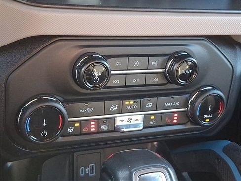 Used 2022 Ford Bronco Wildtrak image 15