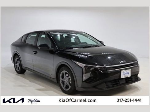 Used 2025 Kia K4 LXS image 1