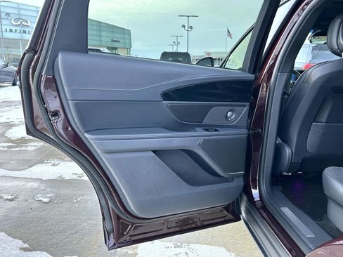 Used 2024 Lincoln Nautilus Reserve w/ Equipment Group 202A image 20