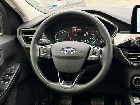 Used 2022 Ford Escape SEL image 13