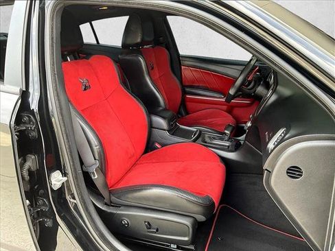 Used 2019 Dodge Charger Scat Pack w/ Dynamics Package RWD image 8