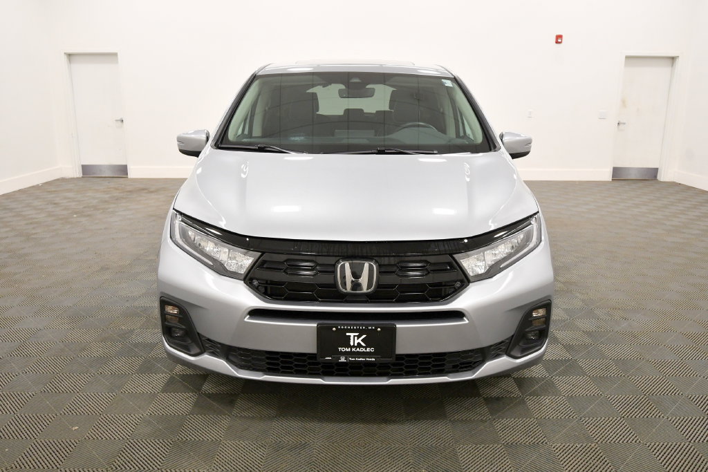 Certified 2026 Honda Odyssey Touring image 11