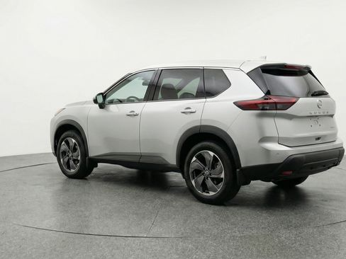 Used 2025 Nissan Rogue SV image 6