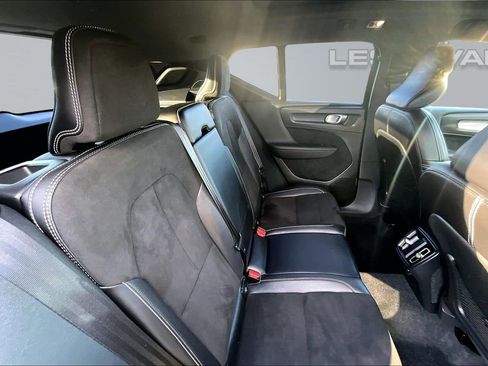 Used 2019 Volvo XC40 T5 R-Design image 27