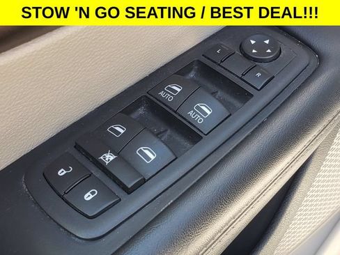 Used 2023 Chrysler Voyager LX FWD image 10