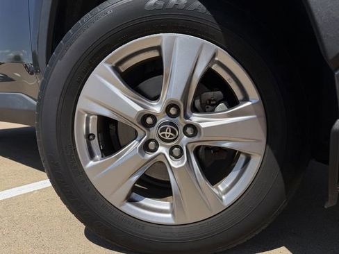 Certified 2022 Toyota RAV4 XLE w/ Convenience Package image 10