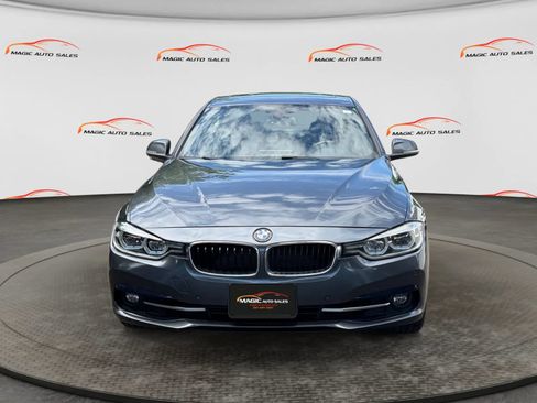 Used 2017 BMW 330i xDrive Sedan AWD/4WD image 3