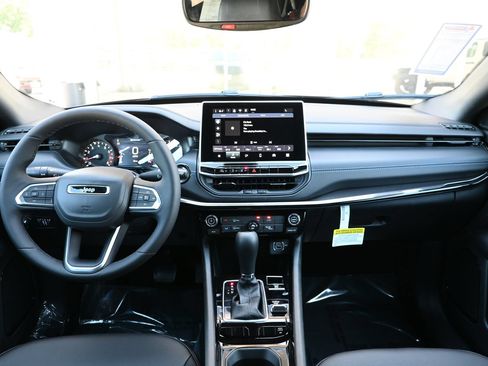 New 2026 Jeep Compass Latitude AWD/4WD image 20