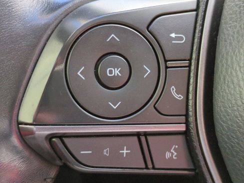 Used 2022 Toyota Camry XSE image 23