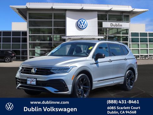 Certified 2023 Volkswagen Tiguan SE R-Line FWD image 8
