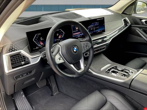 Used 2025 BMW X7 xDrive40i AWD/4WD image 17