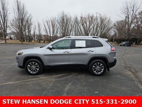 Used 2019 Jeep Cherokee Latitude Plus w/ Cold Weather Group image 1