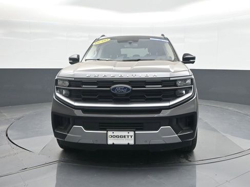 New 2025 Ford Expedition Platinum w/ Driver's Package image 5