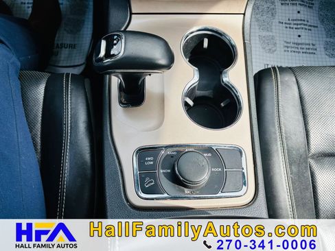 Used 2015 Jeep Grand Cherokee Limited w/ Luxury Group II image 19