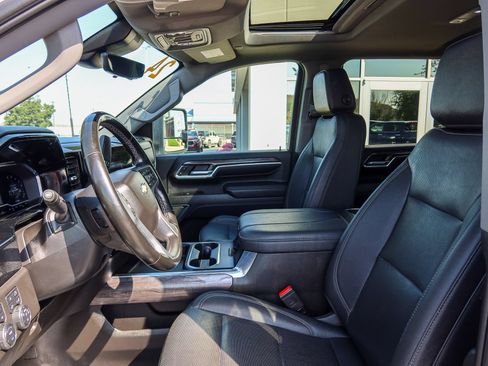 Used 2024 Chevrolet Silverado 3500 LTZ w/ LTZ Convenience Package AWD/4WD image 13
