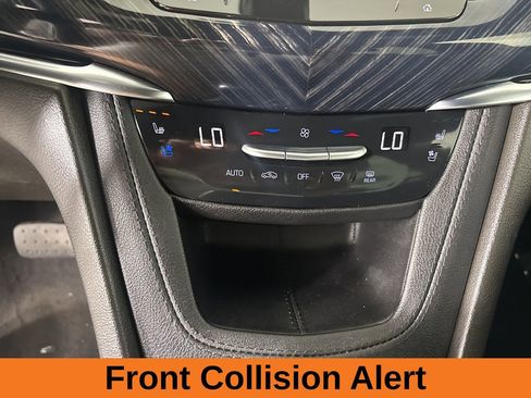 Used 2024 Cadillac XT6 Premium Luxury image 18