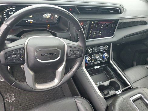 Certified 2022 GMC Yukon Denali image 18