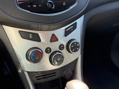 Used 2015 Chevrolet Trax LT w/ LT Plus Package AWD/4WD image 19