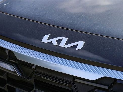 New 2025 Kia Seltos SX w/ SX Sunroof Package image 6