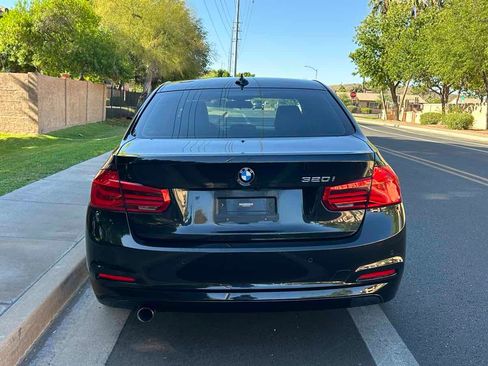 Used 2017 BMW 320i Sedan RWD image 7