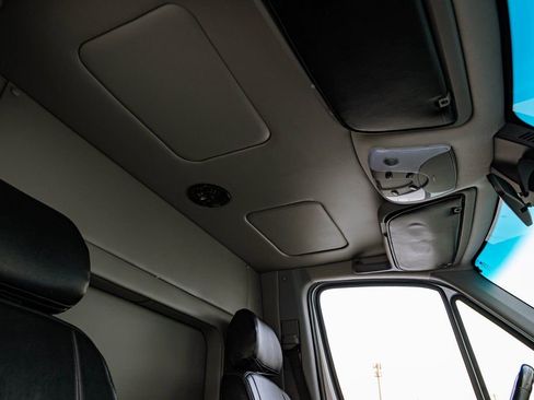 Used 2015 Mercedes-Benz Sprinter 2500 image 22