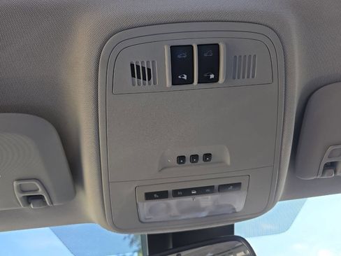 Used 2013 Buick Regal Premium image 18