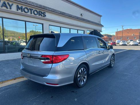 Used 2024 Honda Odyssey EX-L image 3