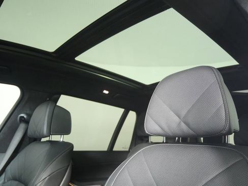 Certified 2023 BMW X7 xDrive40i w/ Executive Package image 12