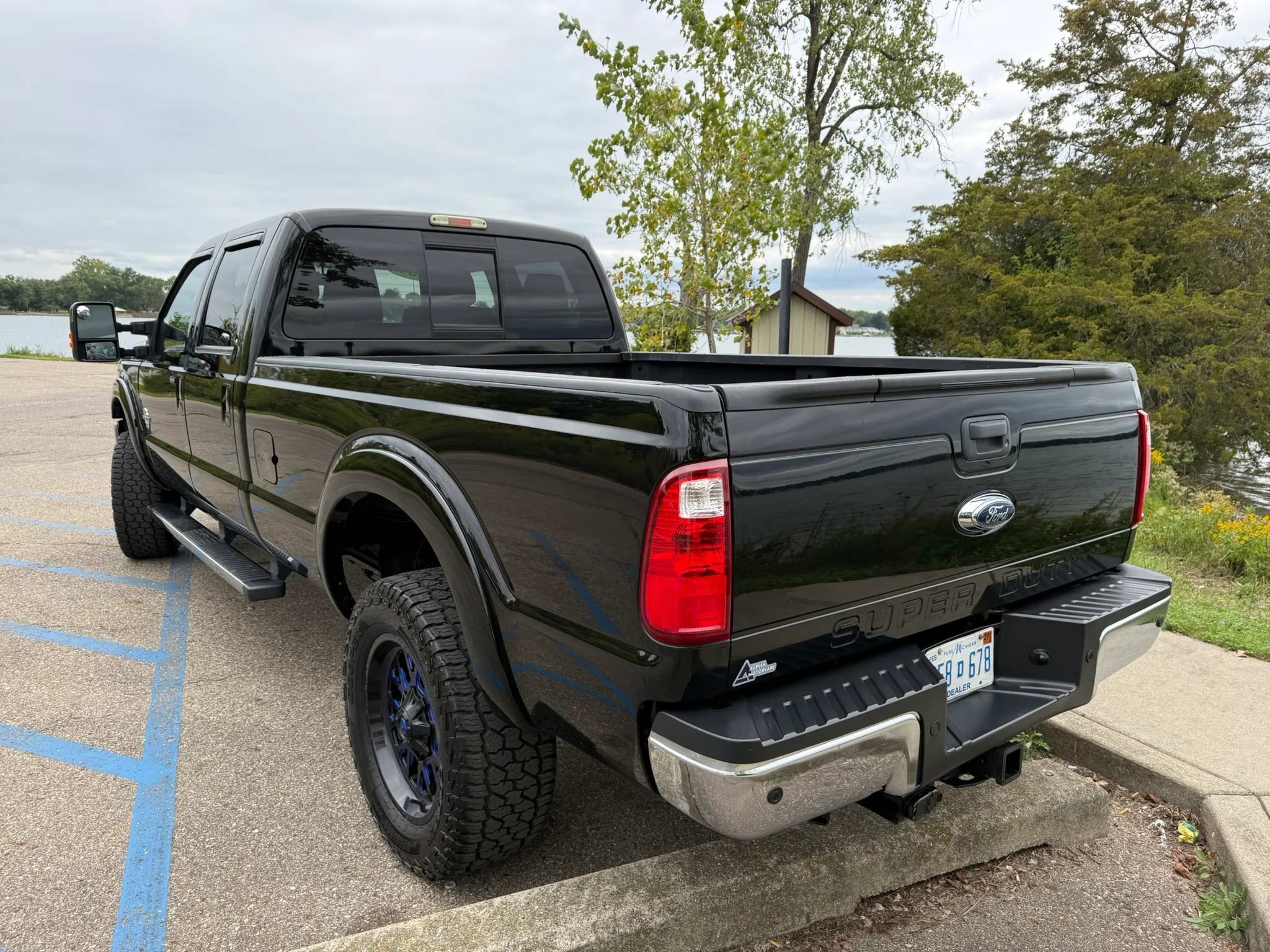 Used 2016 Ford F350 Lariat w/ Chrome Package AWD/4WD image 7