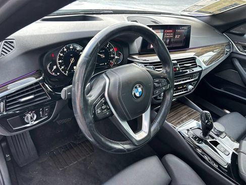 Used 2019 BMW 530i w/ Convenience Package RWD image 24