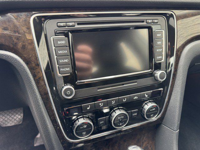 Used 2015 Volkswagen Passat TDI SEL Premium FWD image 28