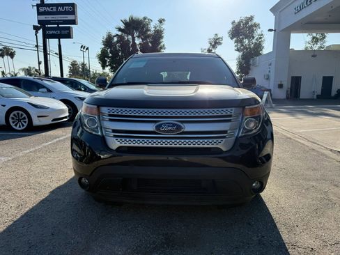 Used 2014 Ford Explorer XLT w/ Equipment Group 202A FWD image 2