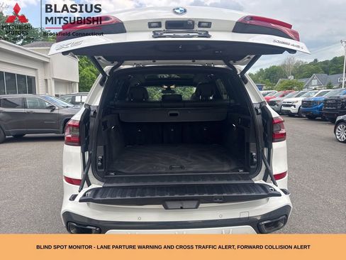 Used 2023 BMW X5 xDrive40i w/ M Sport Package AWD/4WD image 11