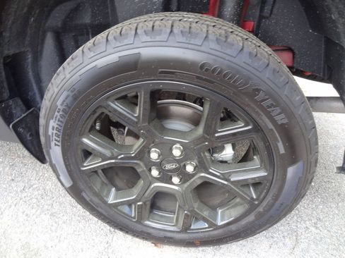 Used 2025 Ford Maverick XLT w/ XLT Luxury Package image 12