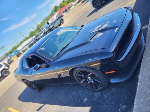 Used 2015 Dodge Challenger R/T Scat Pack w/ Scat Pack Appearance Package RWD image 2
