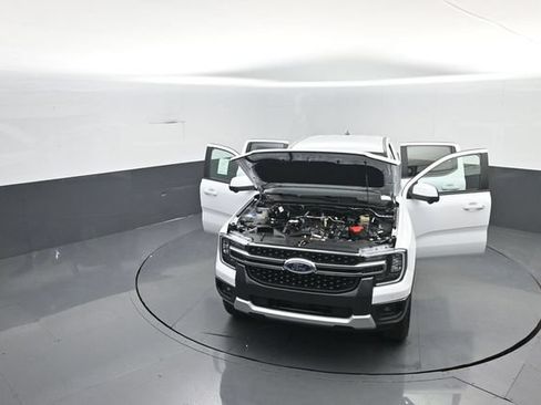 New 2026 Ford Ranger Lariat w/ Trailer Tow Package RWD image 31
