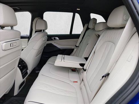 Used 2024 BMW X5 M60i AWD/4WD image 14
