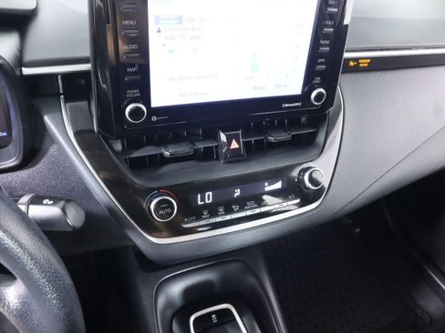 Used 2022 Toyota Corolla LE FWD image 15