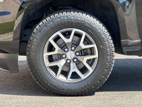 Certified 2022 GMC Canyon AT4 w/ Trailering Package AWD/4WD image 25
