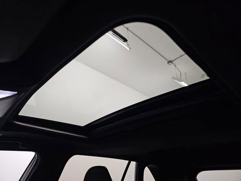 Used 2024 Toyota RAV4 SE image 28