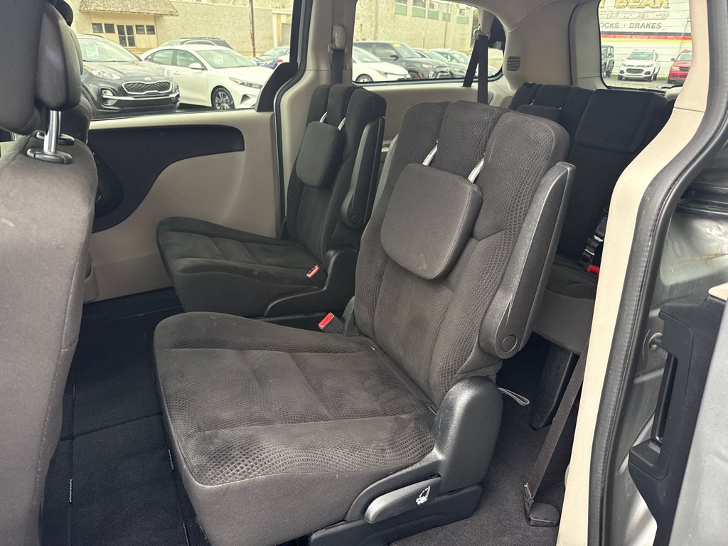 Used 2020 Dodge Grand Caravan SE FWD image 9