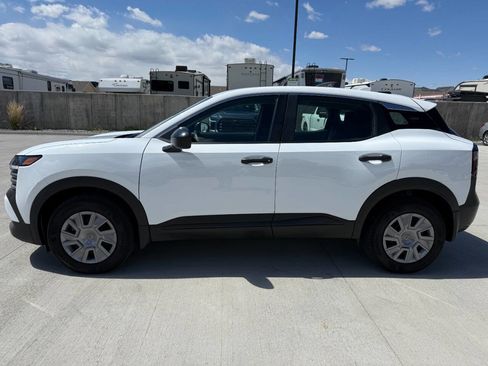 Used 2025 Nissan Kicks S AWD/4WD image 6