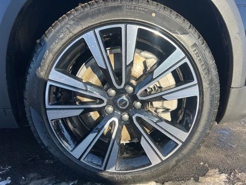 New 2026 Volvo V60 B5 Cross Country Ultra w/ Climate Package image 9
