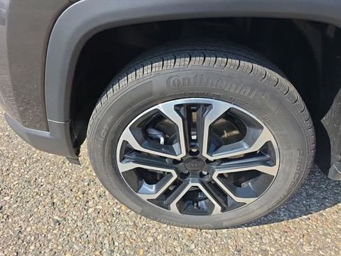 Used 2023 Jeep Compass Limited image 12